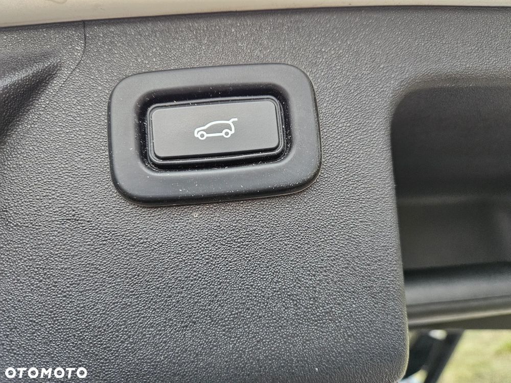 Land Rover Discovery Sport 2.0 D180 HSE - 17