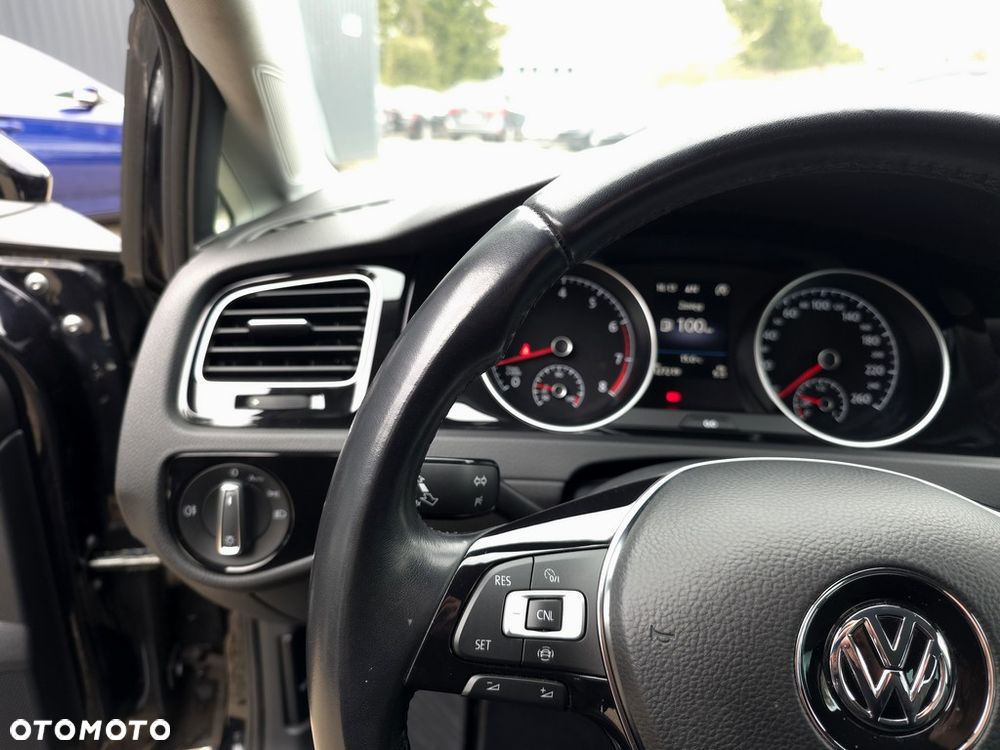 Volkswagen Golf - 21
