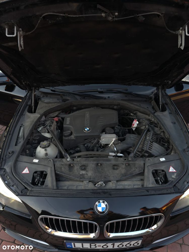 BMW Seria 5 528i xDrive - 17