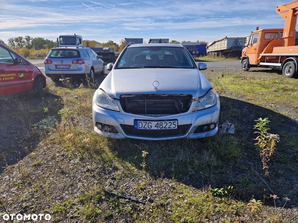Mercedes-Benz Klasa C 220 CDI BlueEff 4-Matic Avantgarde - 5