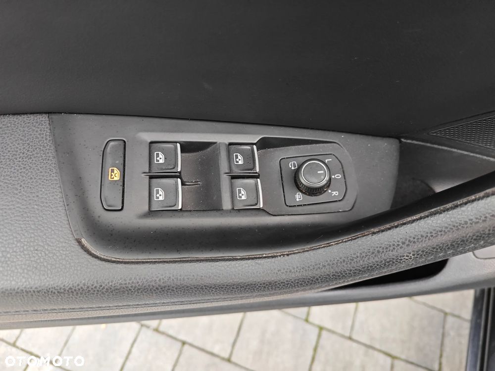 Volkswagen Passat 2.0 TDI Bi-Turbo BMT 4Mot Highline DSG - 36