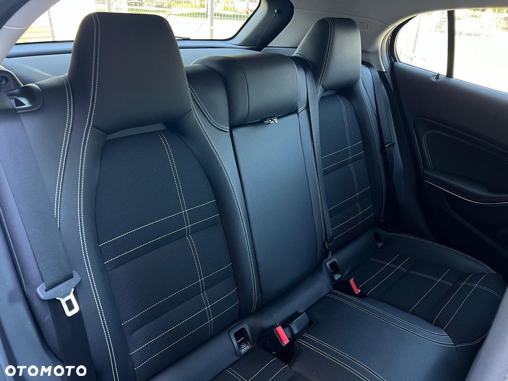 Mercedes-Benz GLA 200 d 4Matic 7G-DCT Urban - 23