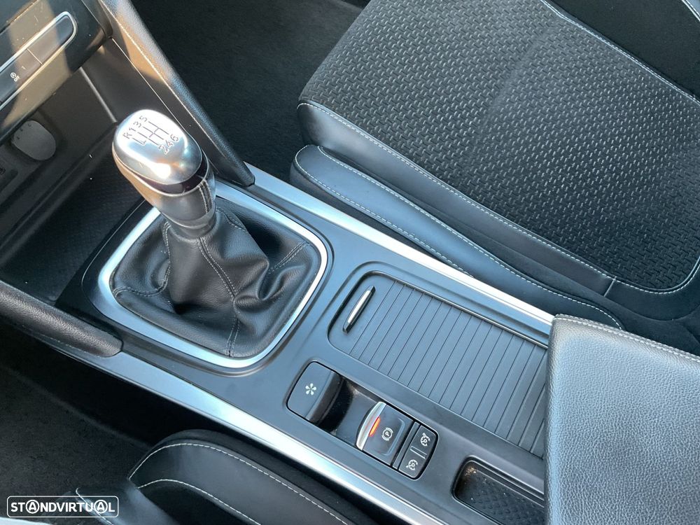 Renault Mégane Sport Tourer 1.5 dCi Limited - 33