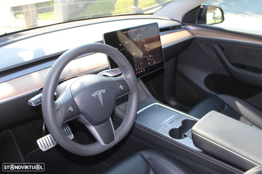 Tesla Model Y Performance Dual Motor AWD - 12