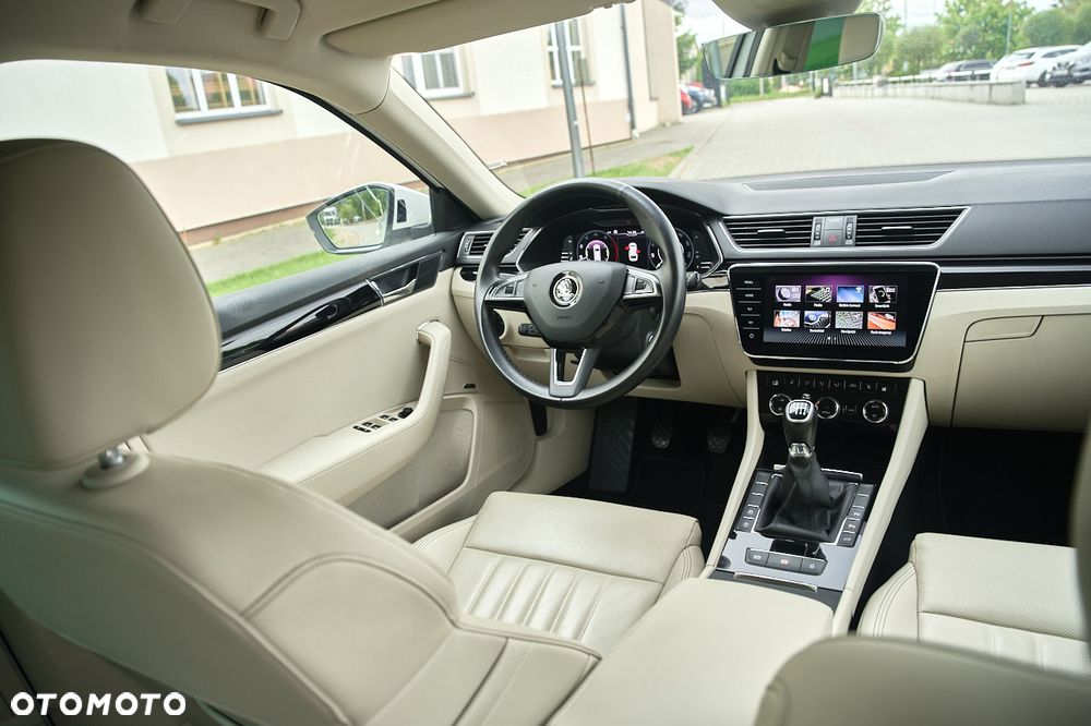 Skoda Superb 2.0 TDI L&K - 27