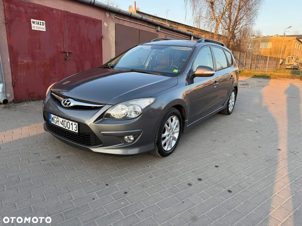 Hyundai i30 i30cw 1.6 CRDi FIFA WM Edition - 1