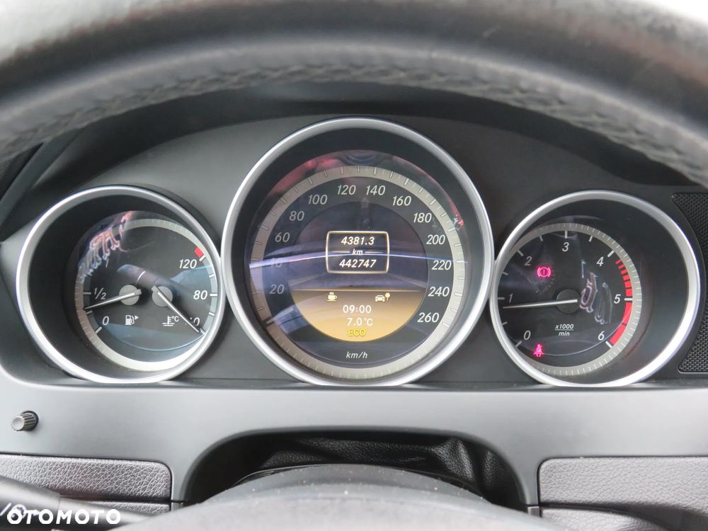 Mercedes-Benz Klasa C 200 CDI DPF BlueEFFICIENCY - 24