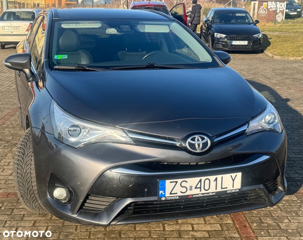 Toyota Avensis 2.0 D-4D Premium - 4