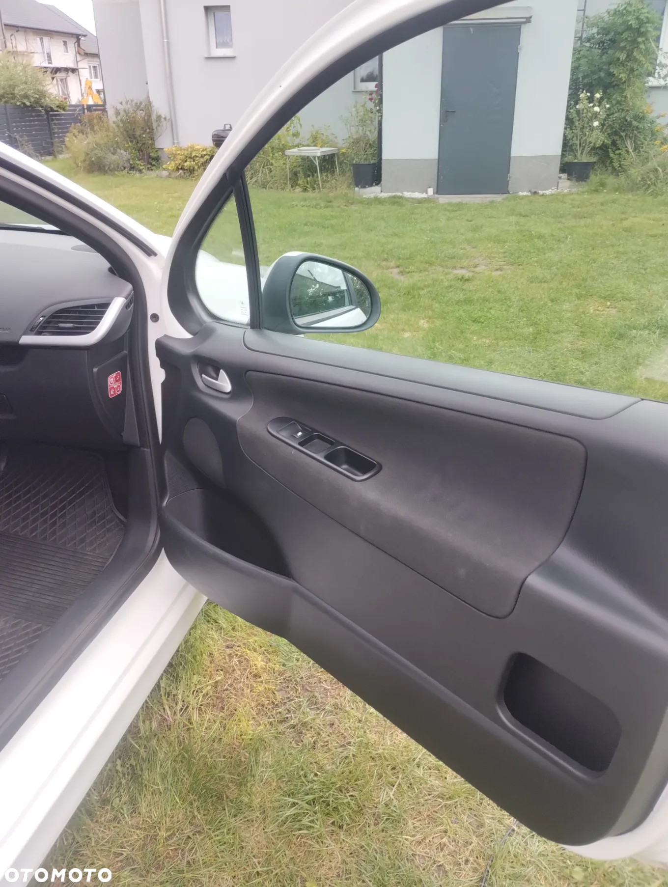 Peugeot 207 - 10