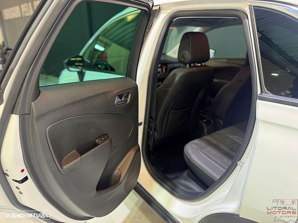 Opel Crossland 1.2 T GS Line - 16