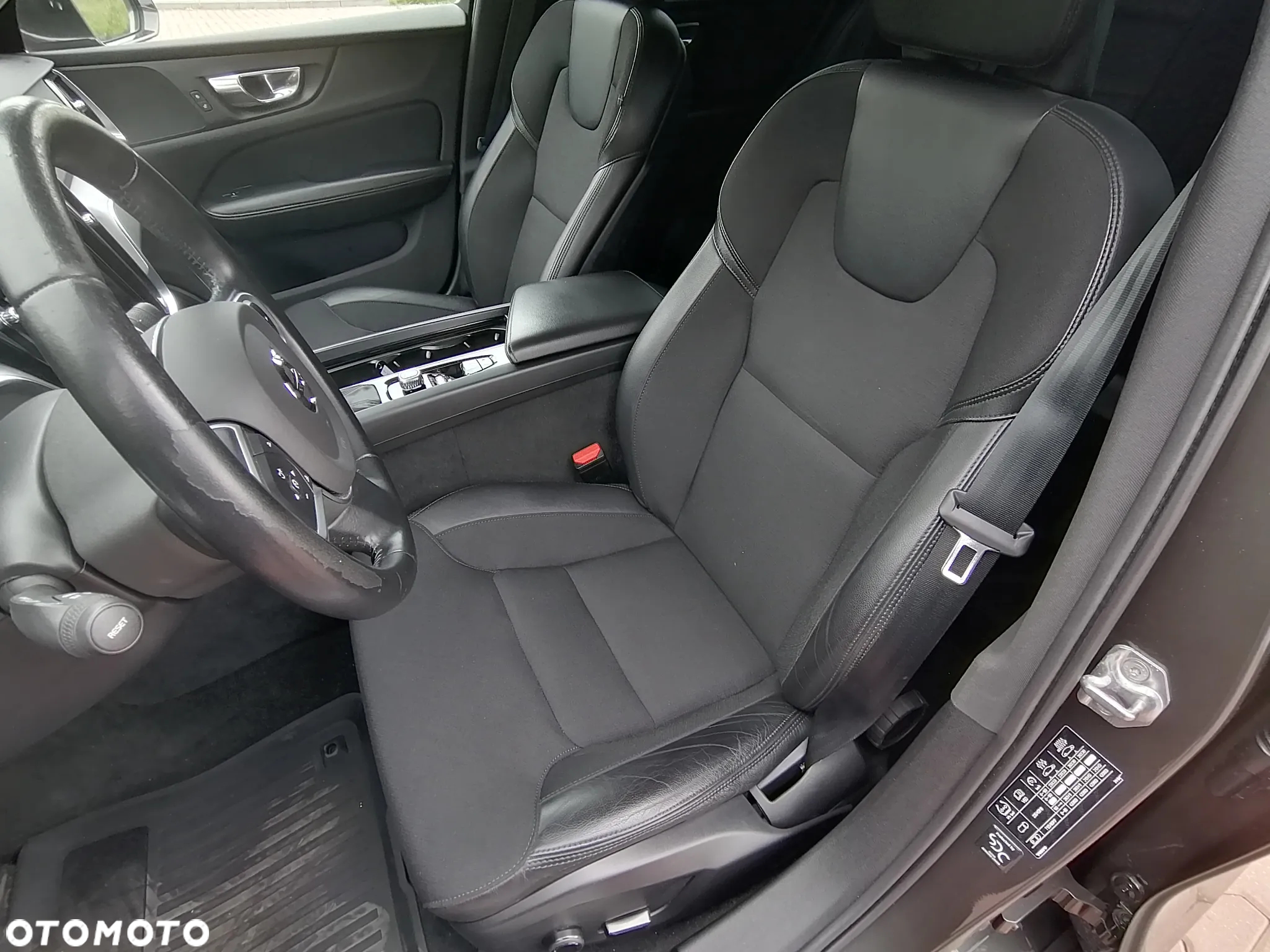Volvo V60 T4 Momentum - 22