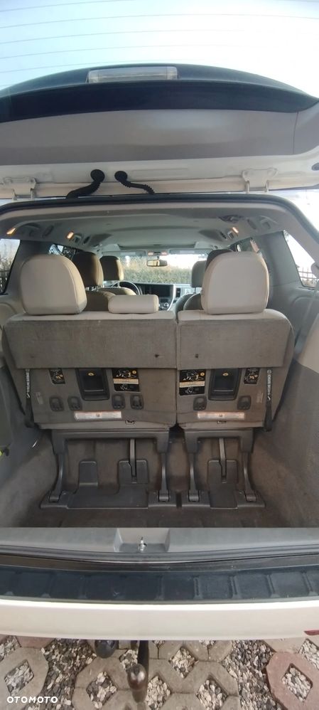 Toyota Sienna 3.5 V6 XLE AWD - 23