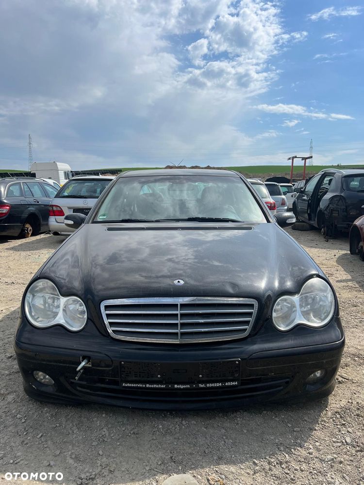Mercedes C Klasa W203 C180 (197U) części maska zderzak błotnik drzwi klapa lampy fotele deska