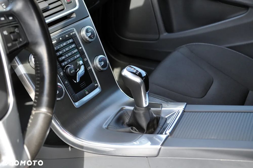 Volvo S60 D4 Drive-E Dynamic Edition (Kinetic) - 20