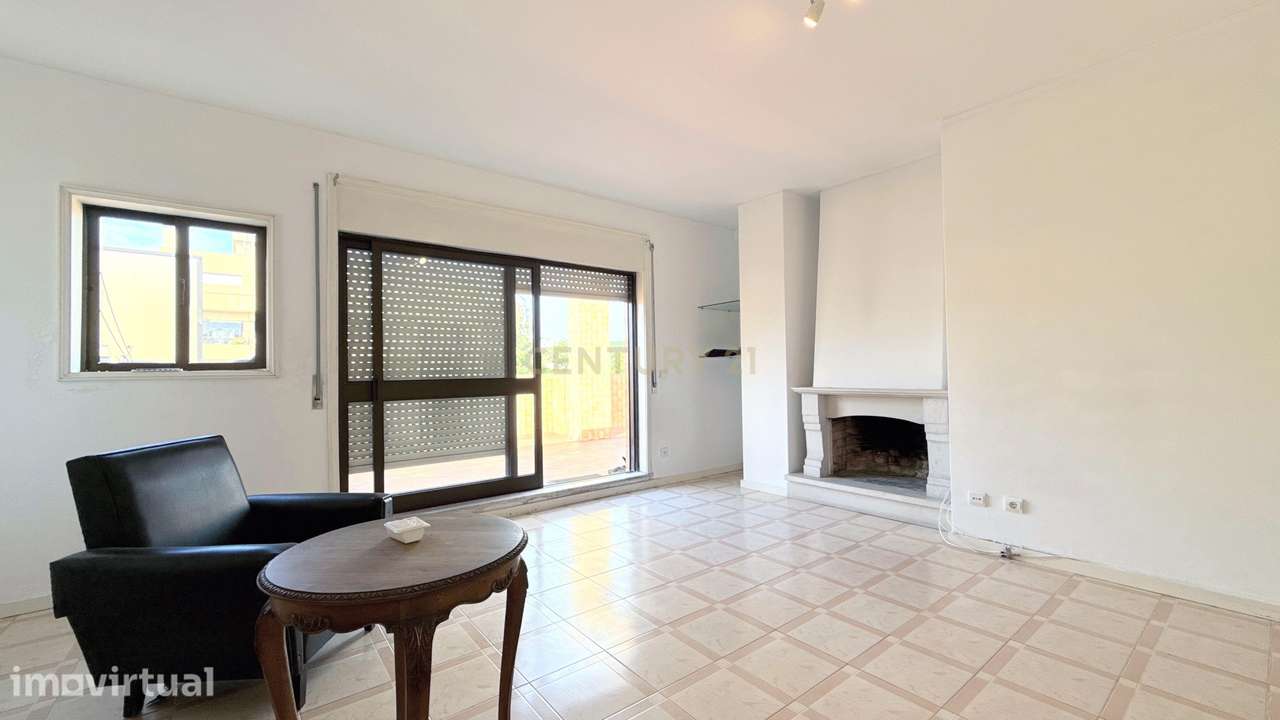 Excelente T1 com Terraço de 68 m² e Lugar de Garagem - Grande imagem: 4/19