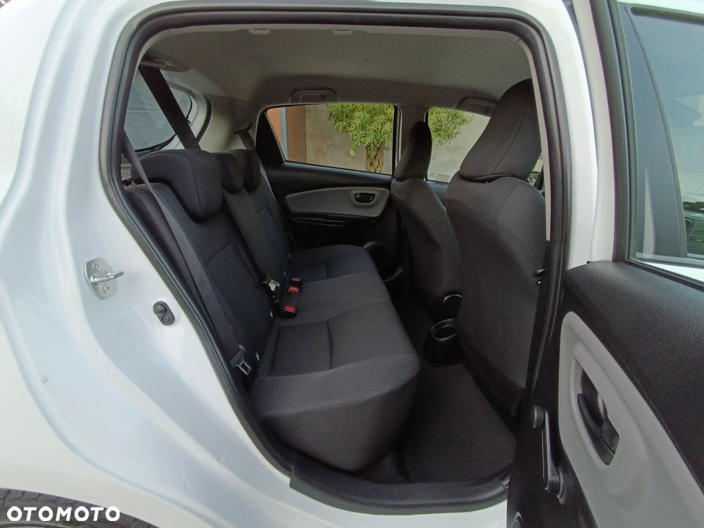 Toyota Yaris 1.0 Life EU6 - 17