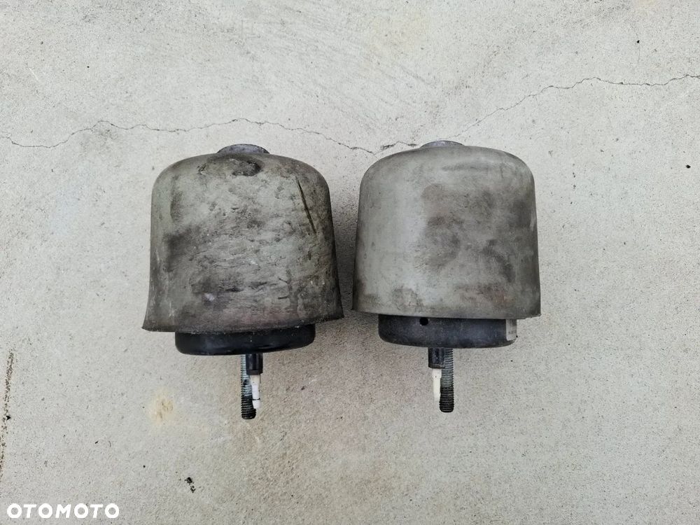 Poduszka Łożyskowanie Silnika 4.2B V8 4.2 VW Phaeton 3D0199381N - 1