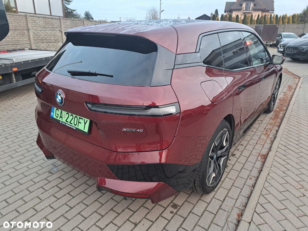 BMW iX xDrive40 76.6kWh Signature - 6