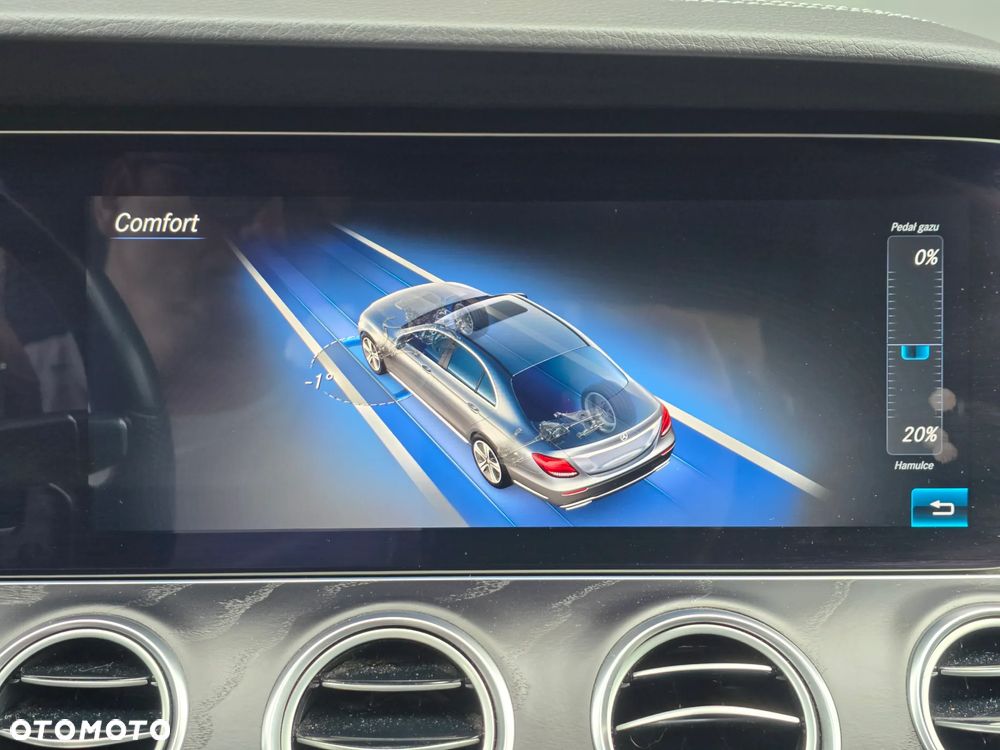 Mercedes-Benz Klasa E 220 d 4-Matic AMG - 40