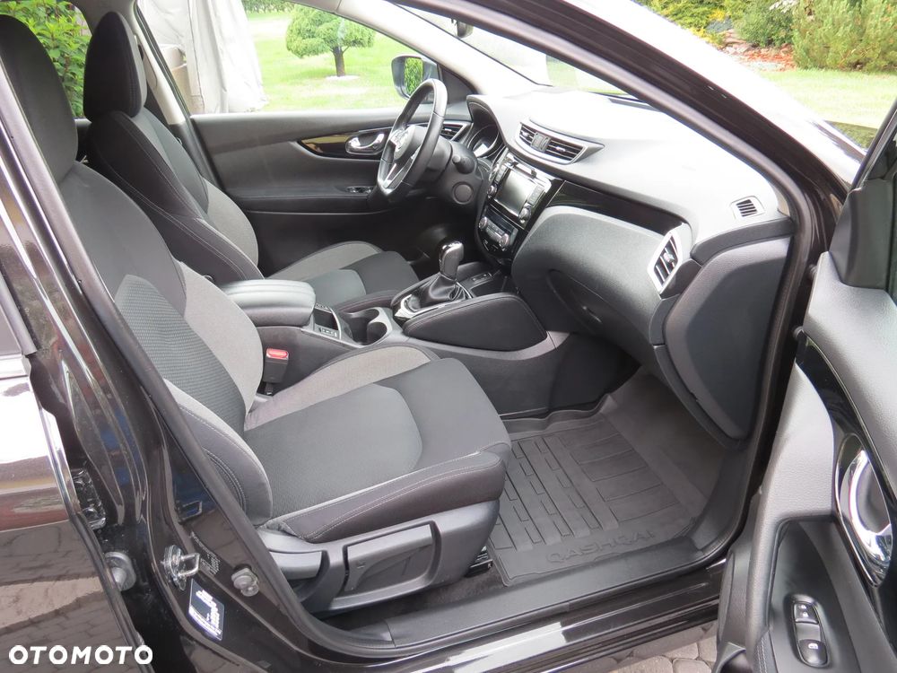 Nissan Qashqai 1.3 DIG-T DCT ZAMA - 29