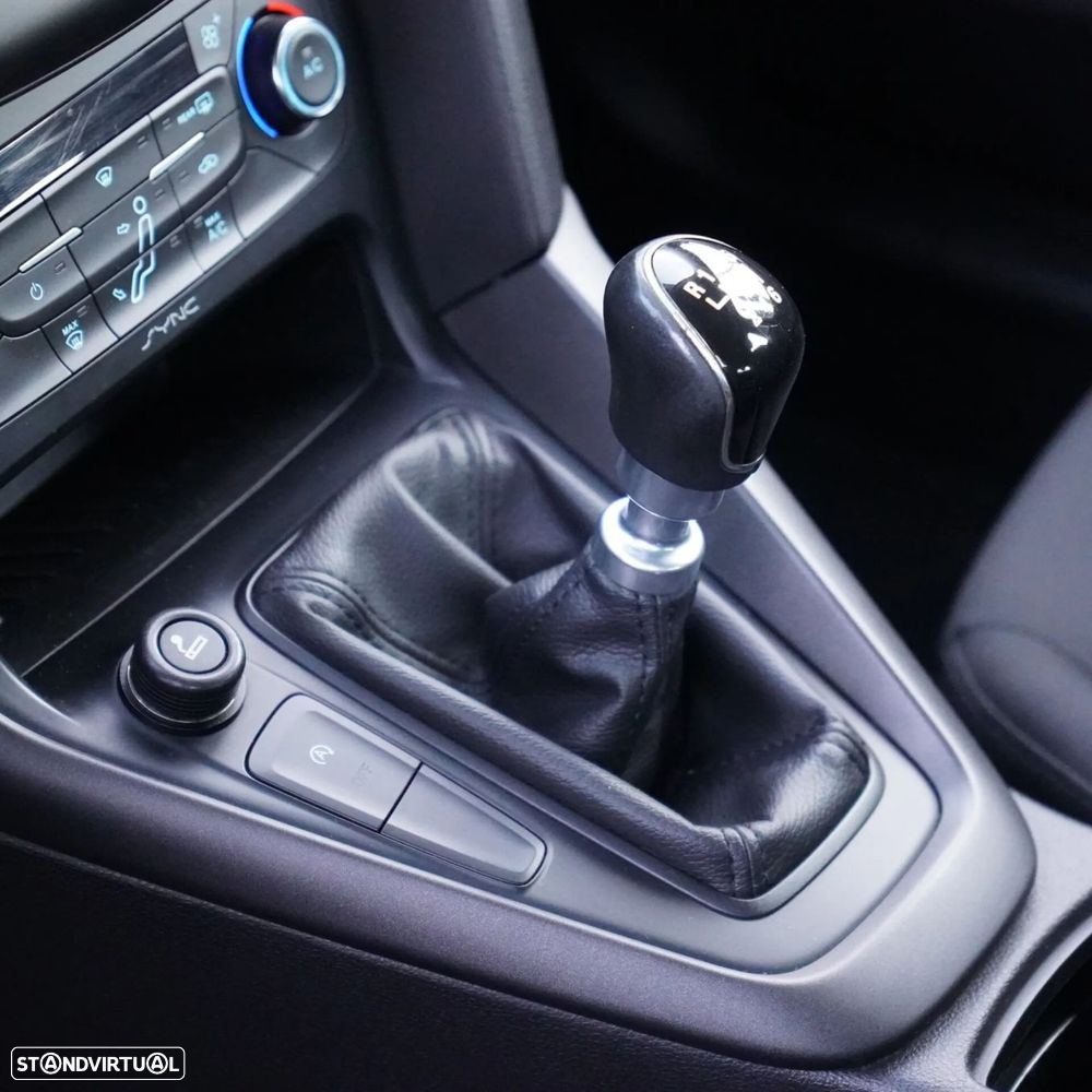 Ford Focus 1.0 EcoBoost Active - 20