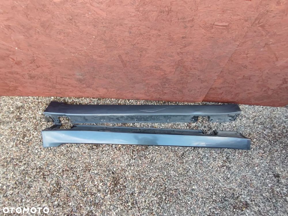 BMW E60 LCI / E61 LCI. ORYGINALNE NAKŁADKI NA PROG LEWA O NR: 7 178 125 / 7 178 126 OEM. W KOLORZE PLATINGRAU METALIC A68/7 - 1