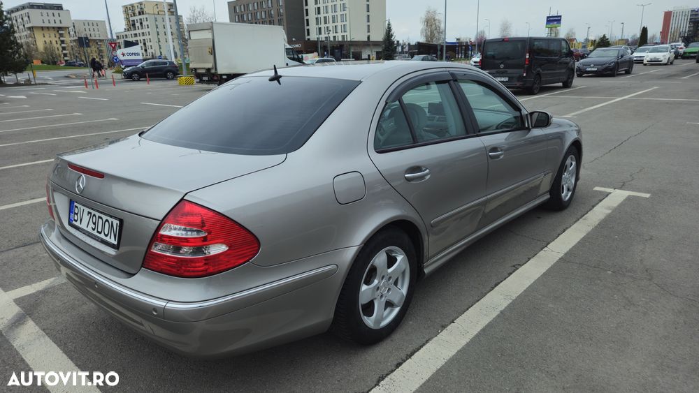Mercedes-Benz E 200 KOMPRESSOR Automatik Elegance Sport Edition - 25