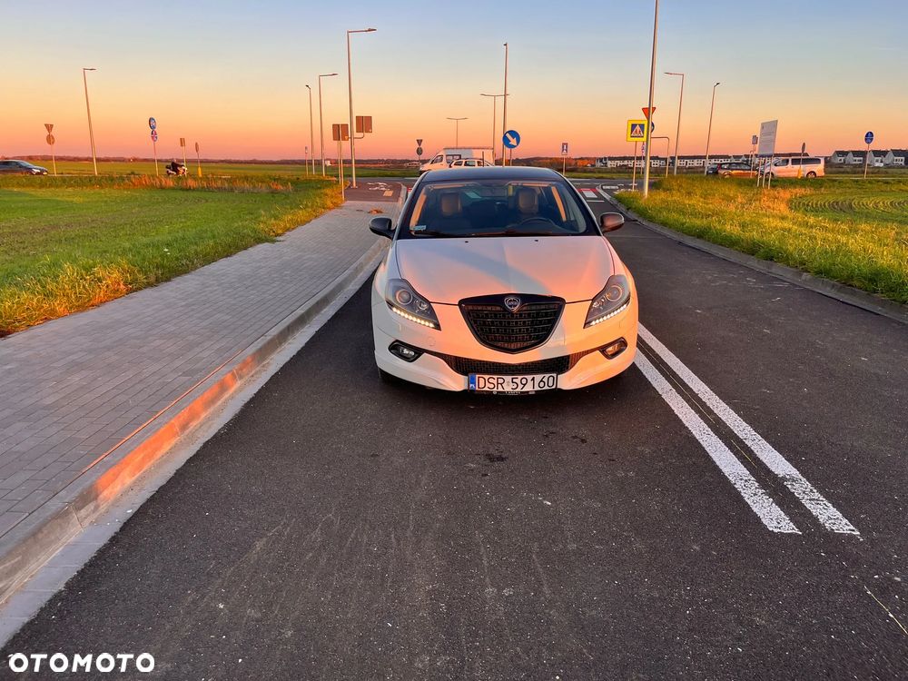 Lancia Delta 1.9 MJ TB S by Momo - 1