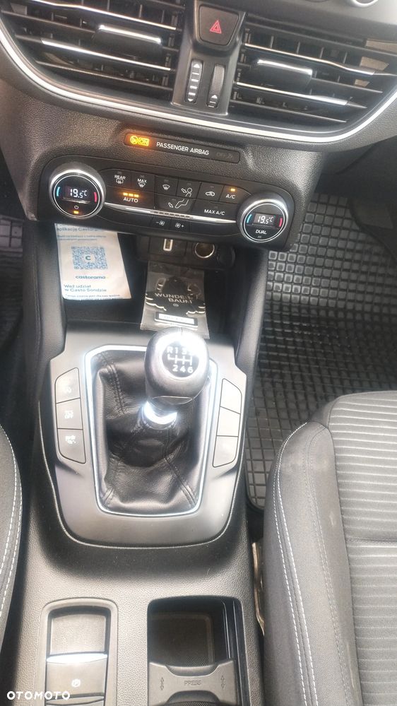 Ford Focus 2.0 EcoBlue Titanium Business - 19