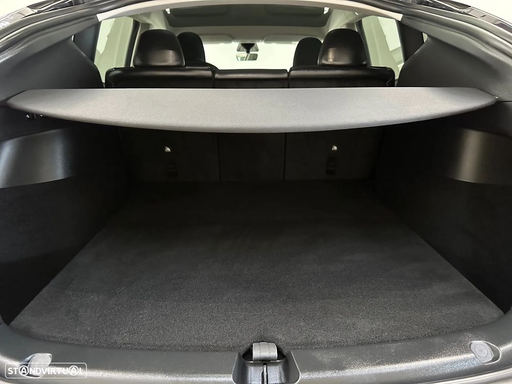 Tesla Model Y RWD - 13