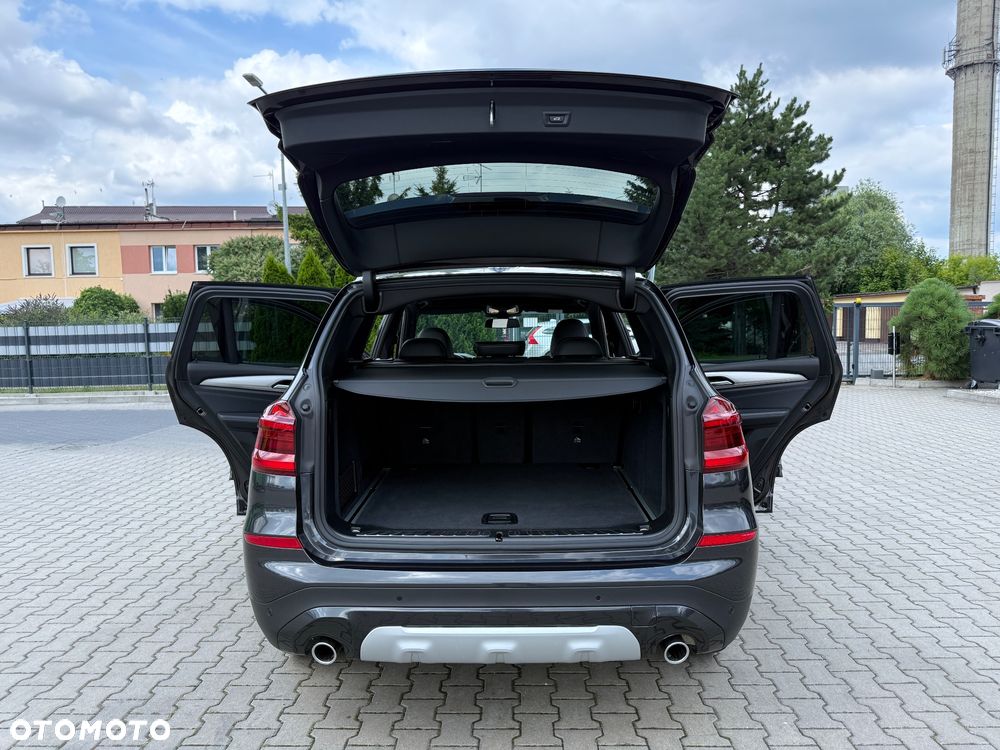 BMW X3 sDrive18d xLine - 13