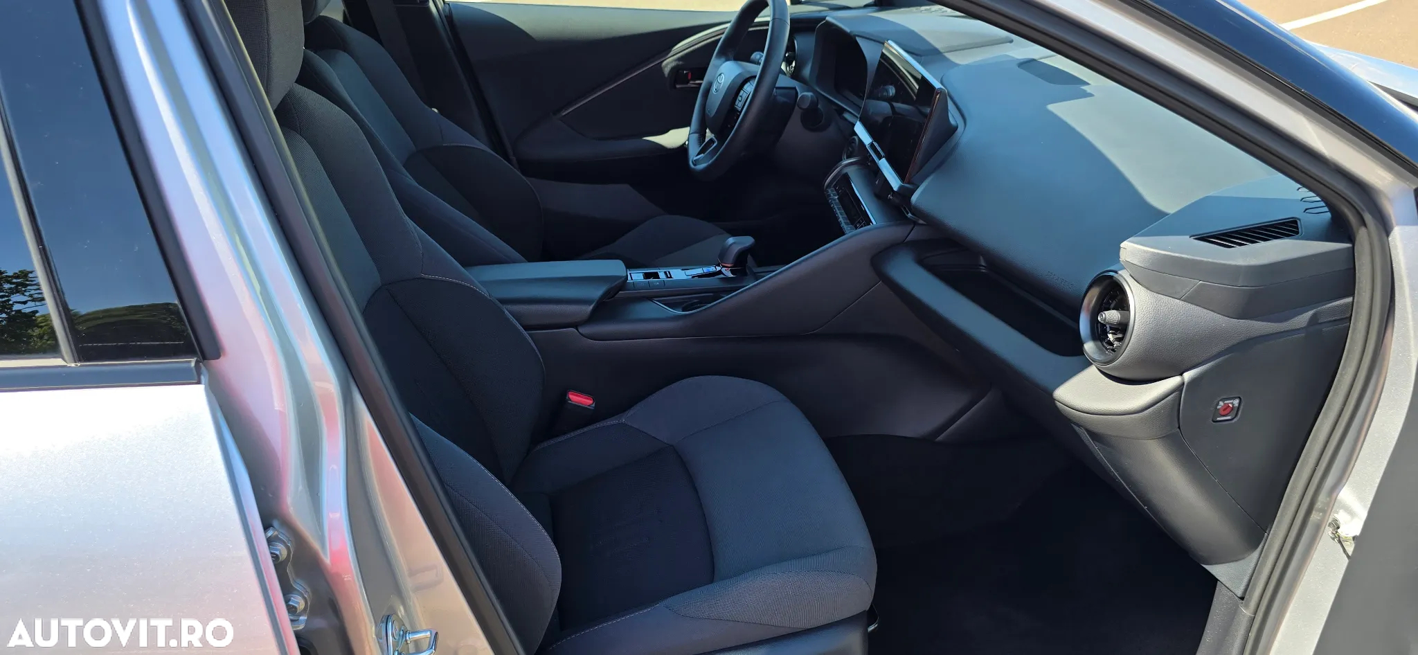 Toyota C-HR 1.8 Hybrid Team Deutschland - 22