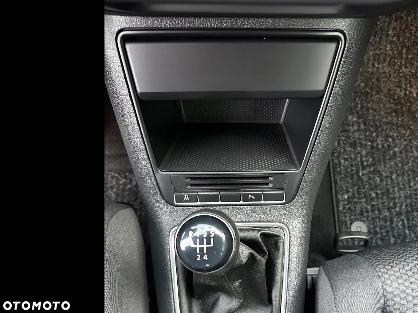 Volkswagen Golf Plus 1.6 TDI BlueMot Comfortline - 29