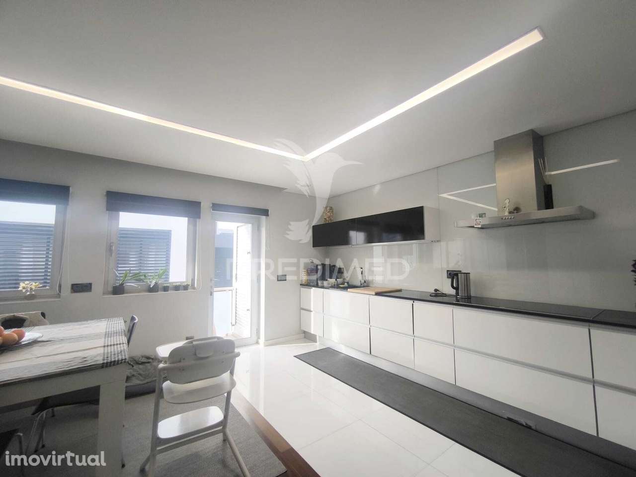 Arrendamento - Moradia T3 Mobilada e Equipada em Nogueira, Braga - Grande imagem: 2/14