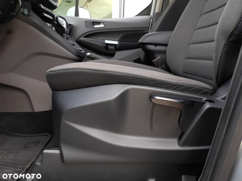Ford Tourneo Connect 1.5 EcoBlue Titanium PowerShift - 26