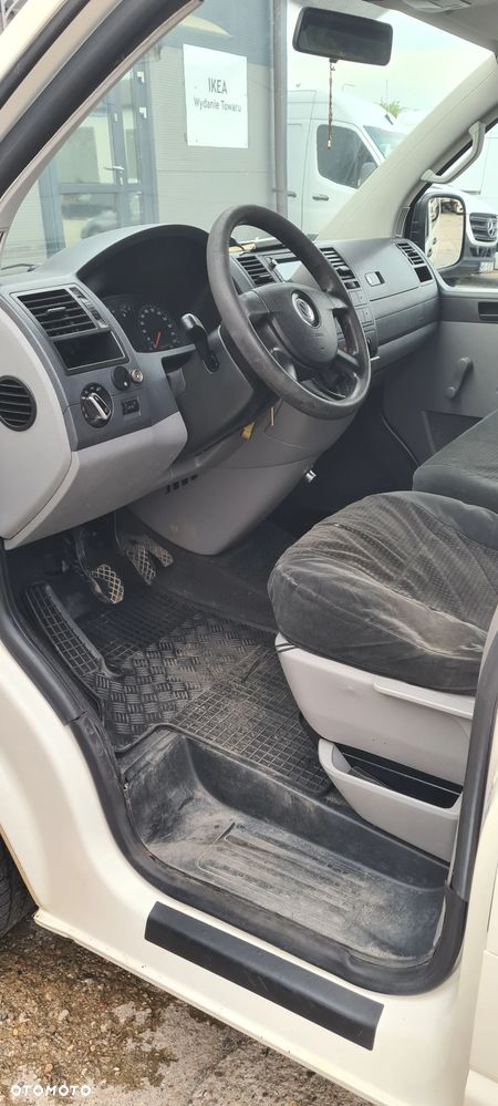 Volkswagen Caravelle - 15