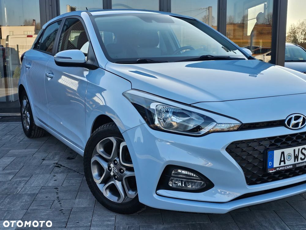 Hyundai i20 blue 1.2 Trend - 22