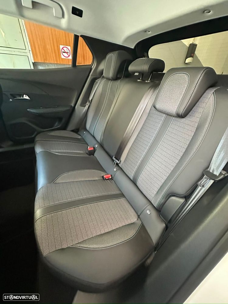 Peugeot e-2008 50 kWh Allure Pack — fotografia 10