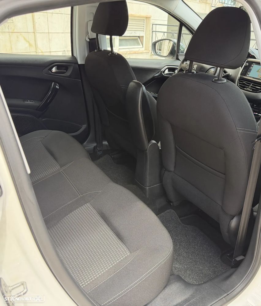 Peugeot 208 1.6 BlueHDi Allure - 16