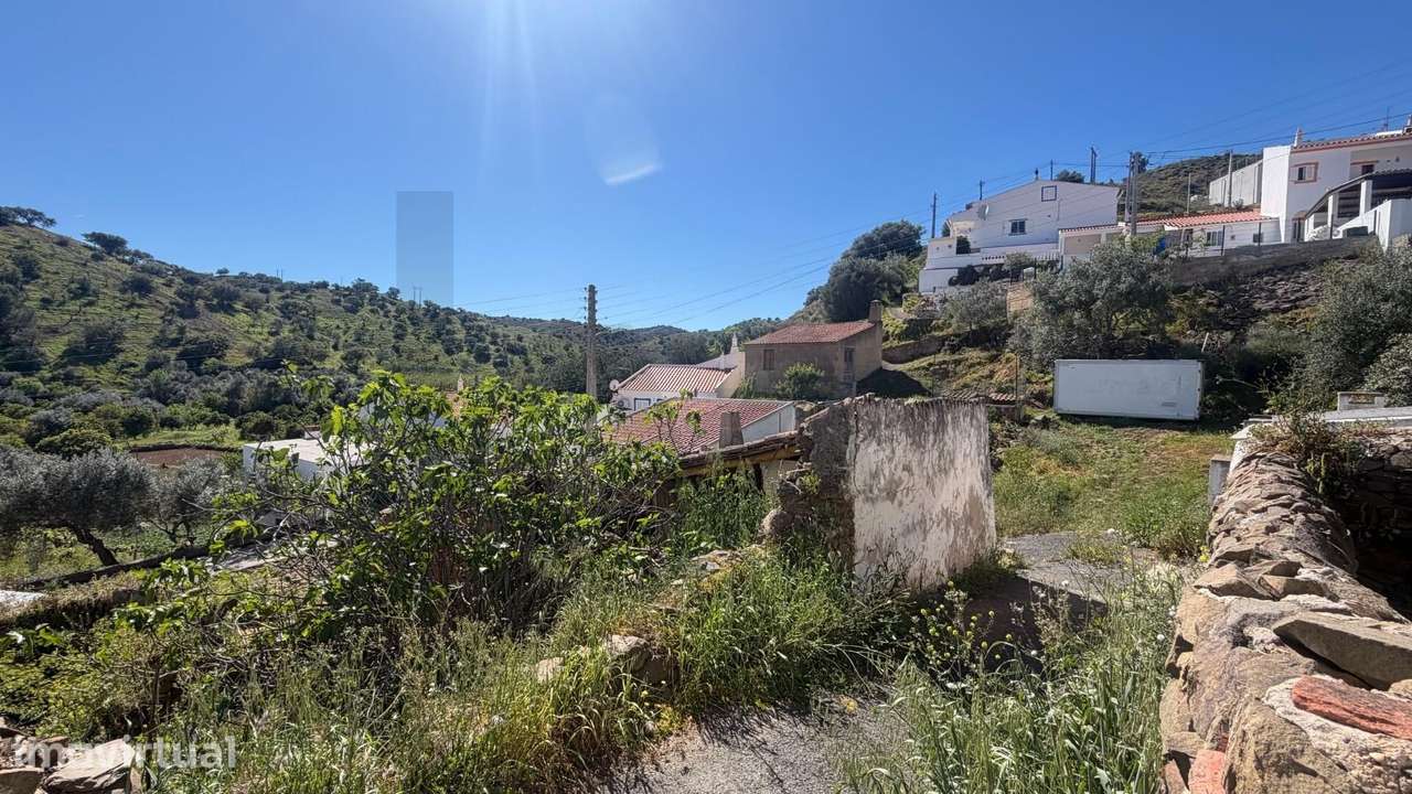Ruína em Guerreiros do Rio com vista Rio Guadiana - Grande imagem: 4/7