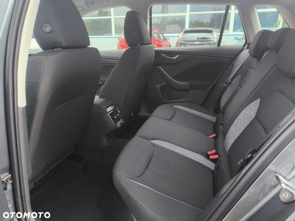 Skoda Kamiq 1.0 TSI Essence - 28
