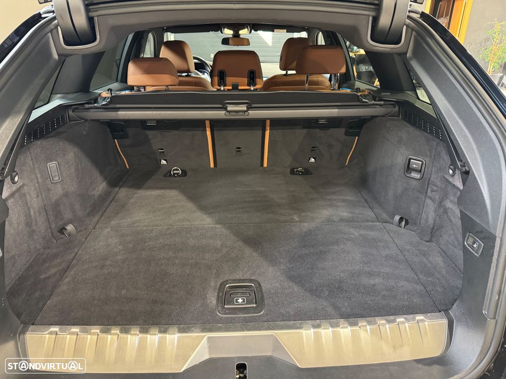 BMW 530 e Pack Desportivo M - 15
