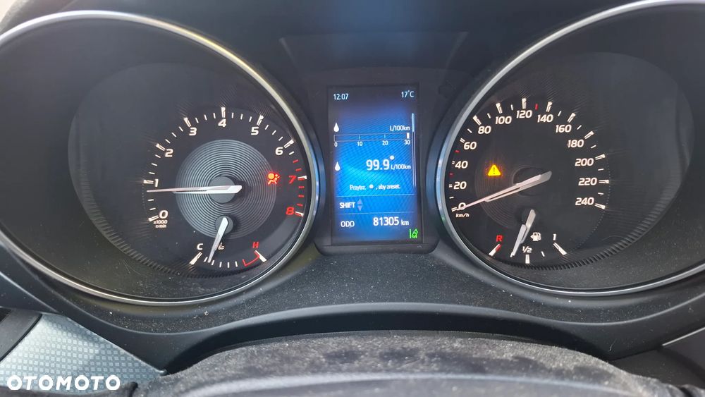 Toyota Avensis - 7