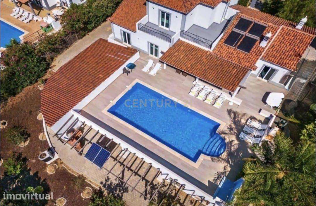 Moderna Moradia T4 com piscina e ginásio no Cerro Azul - Grande imagem: 2/26