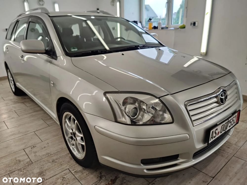 Toyota Avensis 1.8 VVT-i Combi Executive - 1