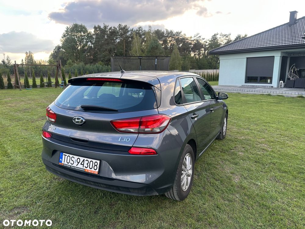 Hyundai i30 1.4 Classic + - 17