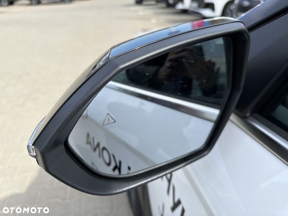 Hyundai Kona - 12
