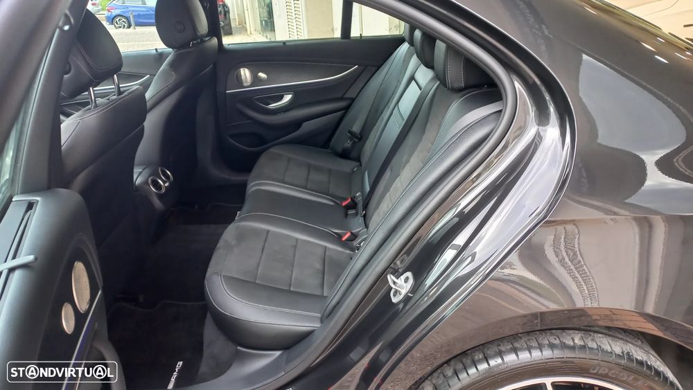 Mercedes-Benz E 300 de AMG Line - 6