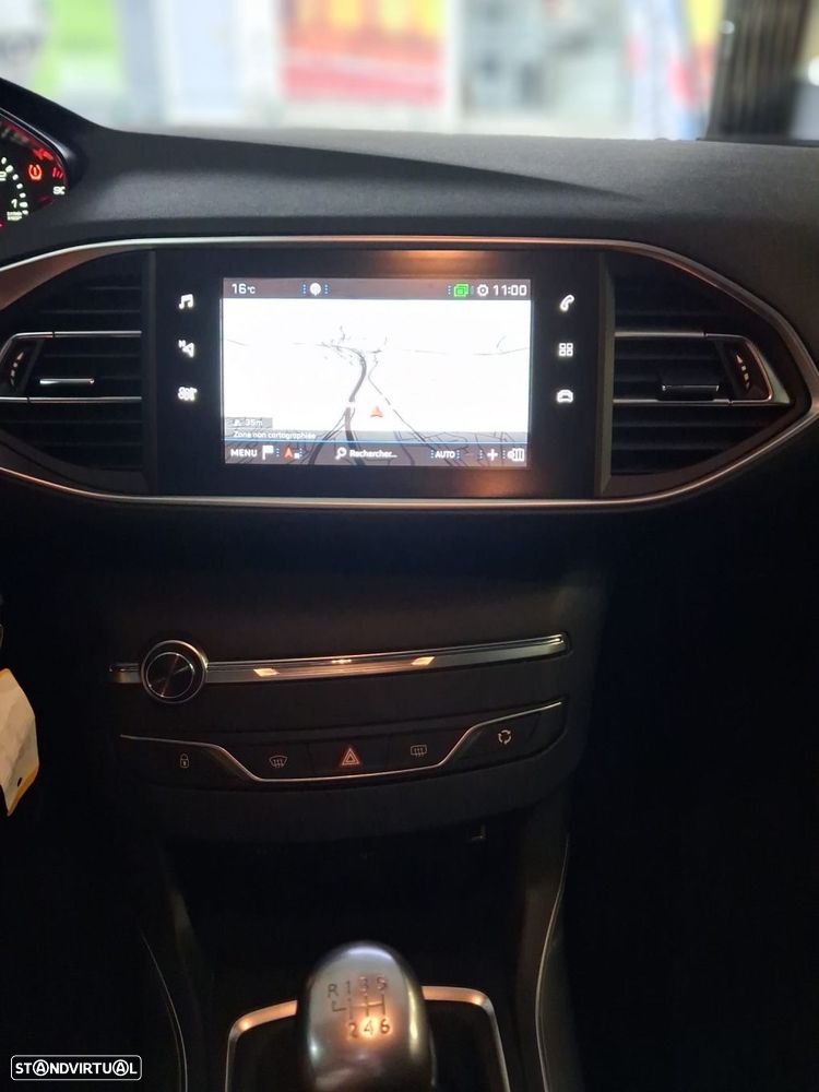 Peugeot 308 SW 1.2 PureTech Style - 10