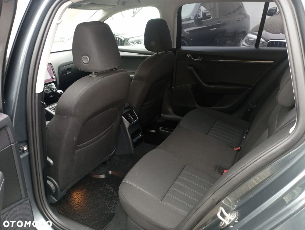 Skoda Octavia 1.6 TDI Ambition DSG - 11
